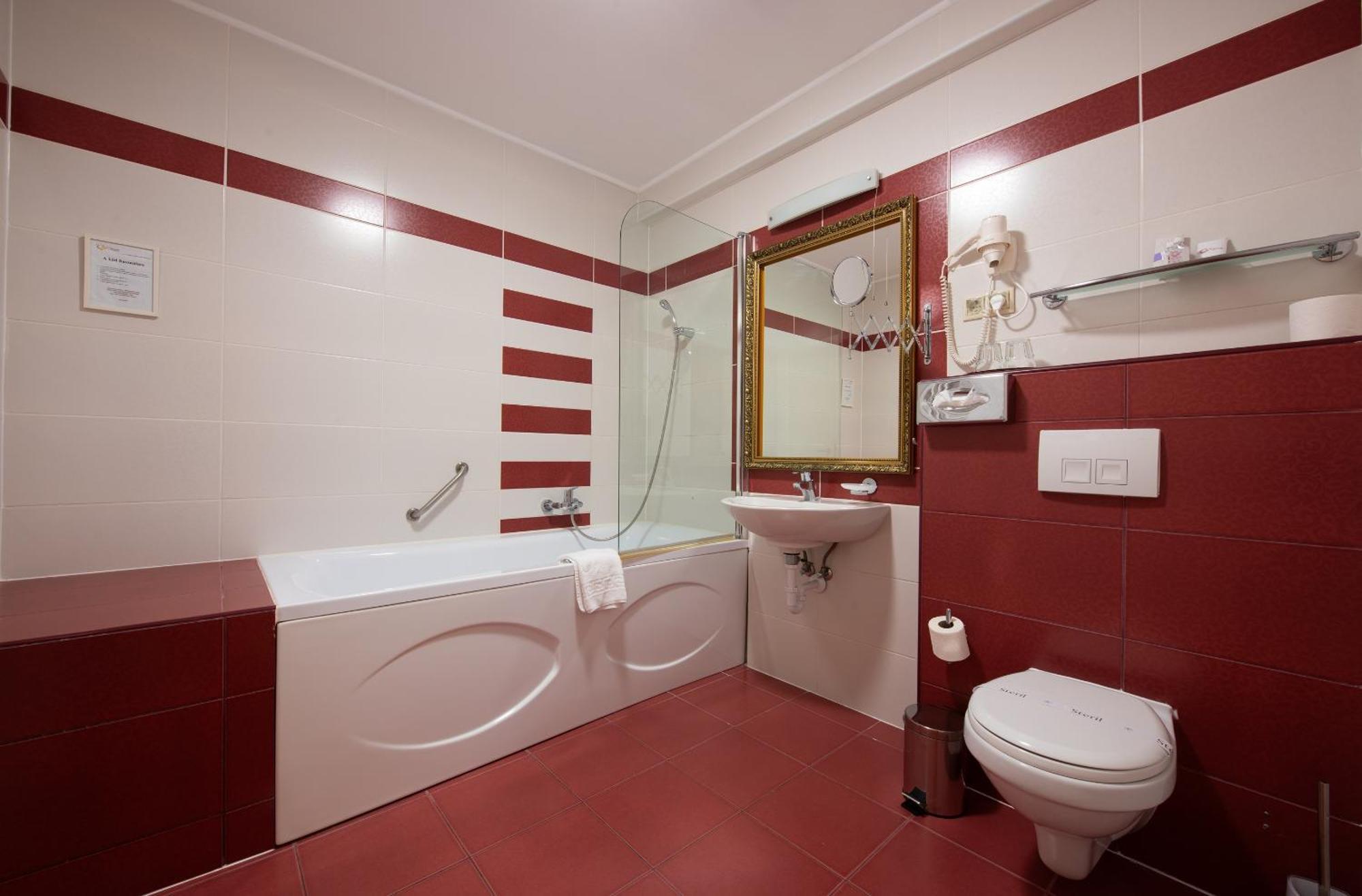 מישקולץ Calimbra Wellness Hotel Superior מראה חיצוני תמונה
