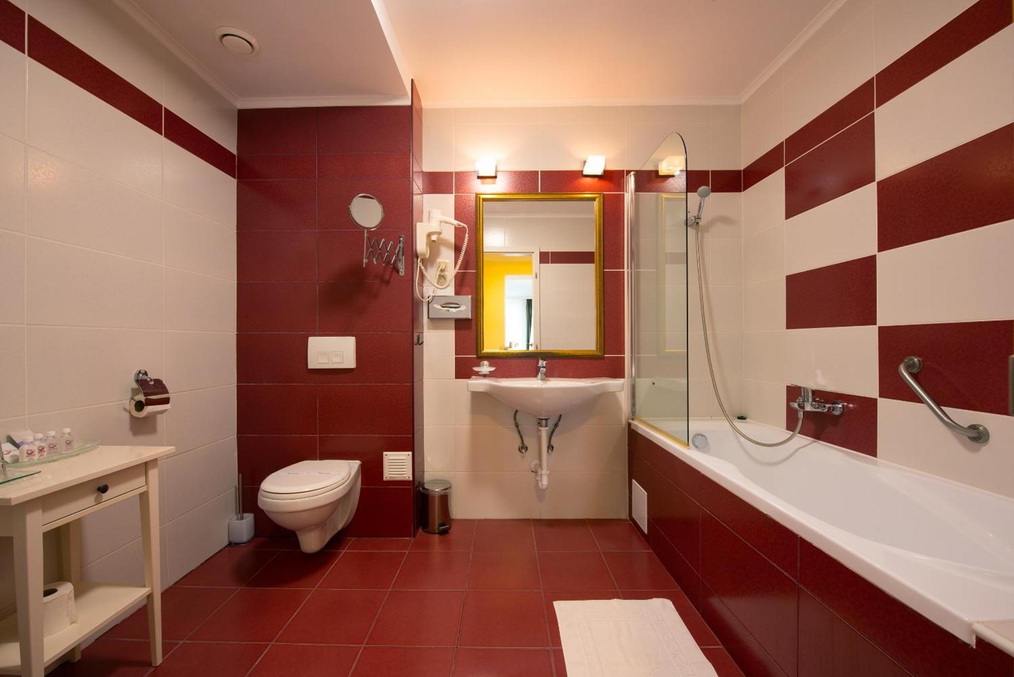 מישקולץ Calimbra Wellness Hotel Superior מראה חיצוני תמונה