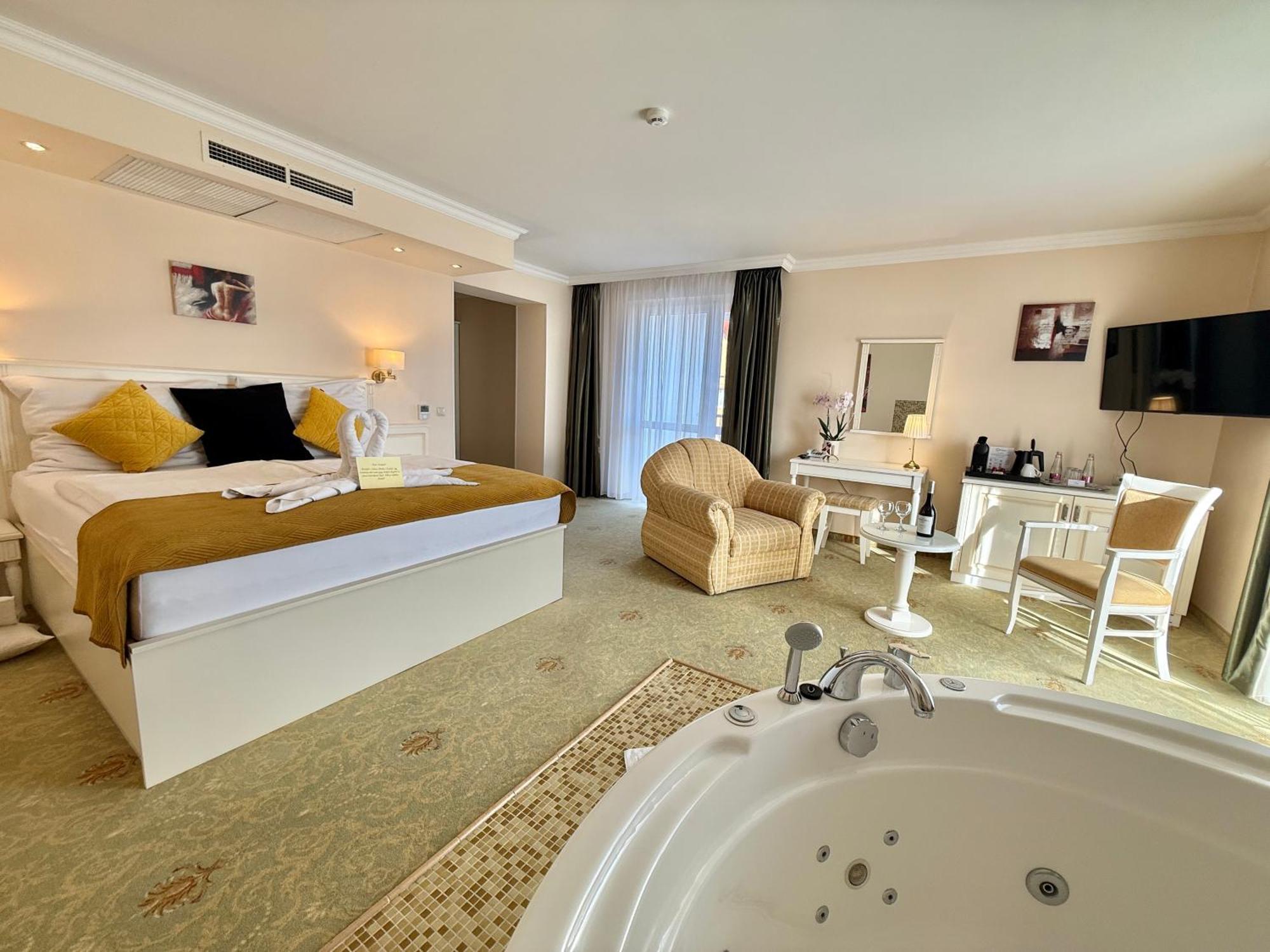 מישקולץ Calimbra Wellness Hotel Superior מראה חיצוני תמונה