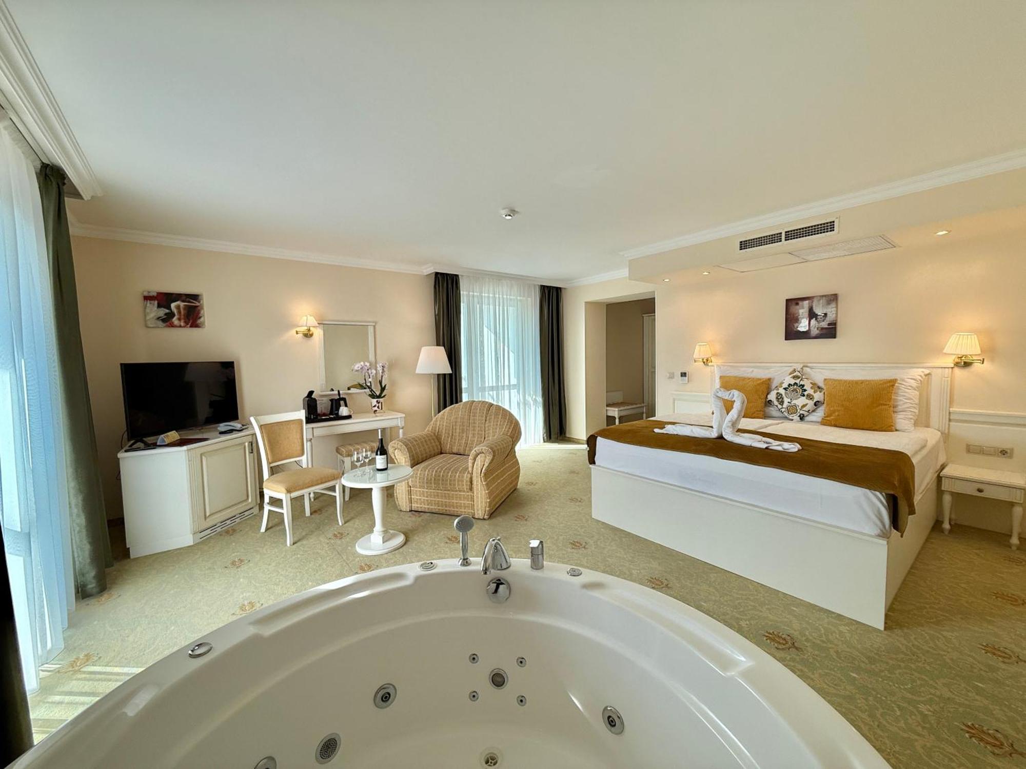 מישקולץ Calimbra Wellness Hotel Superior מראה חיצוני תמונה