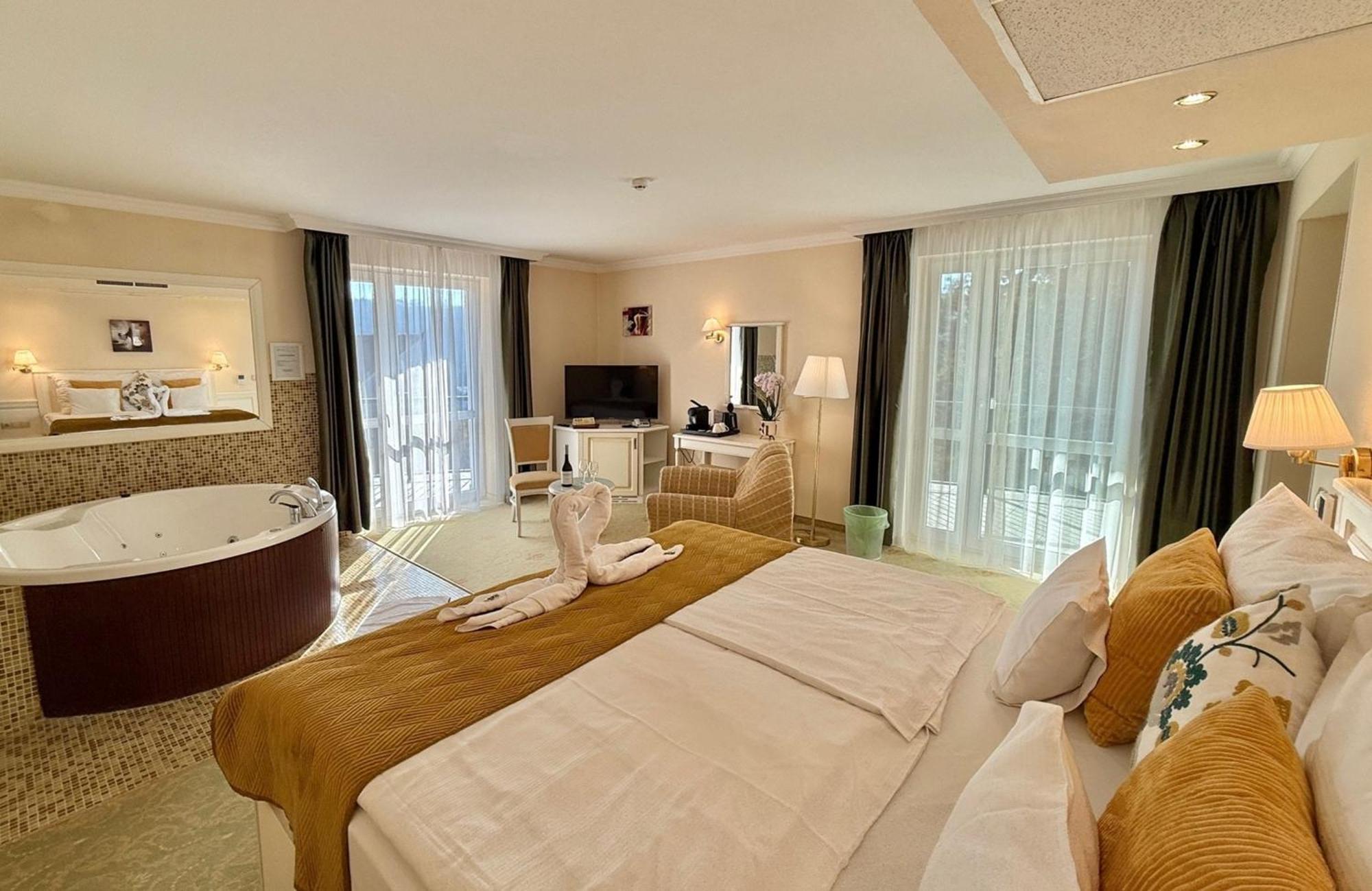 מישקולץ Calimbra Wellness Hotel Superior מראה חיצוני תמונה