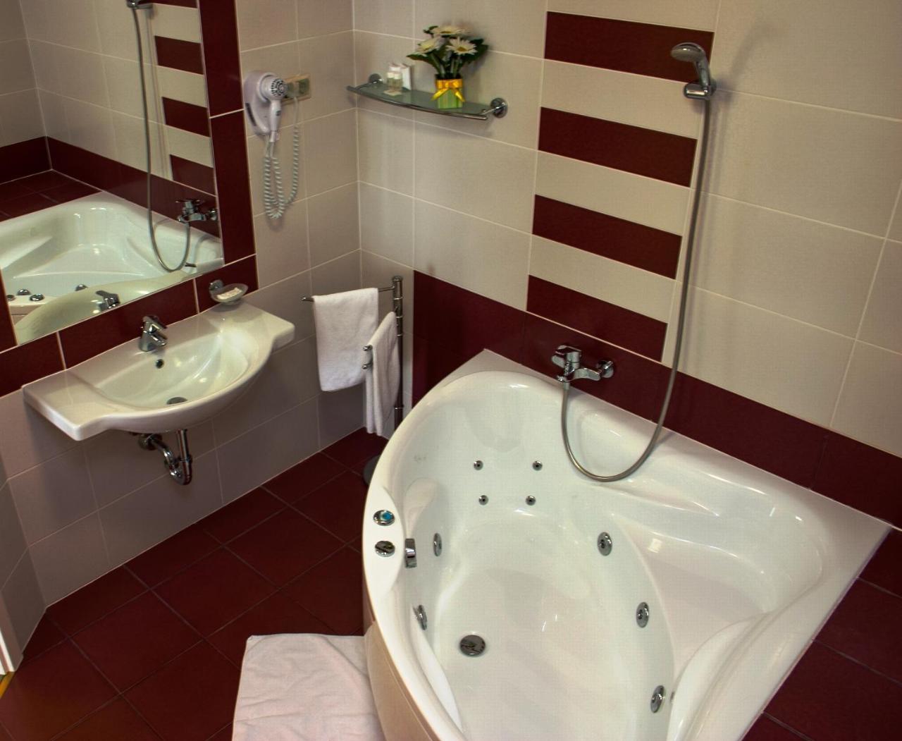 מישקולץ Calimbra Wellness Hotel Superior מראה חיצוני תמונה